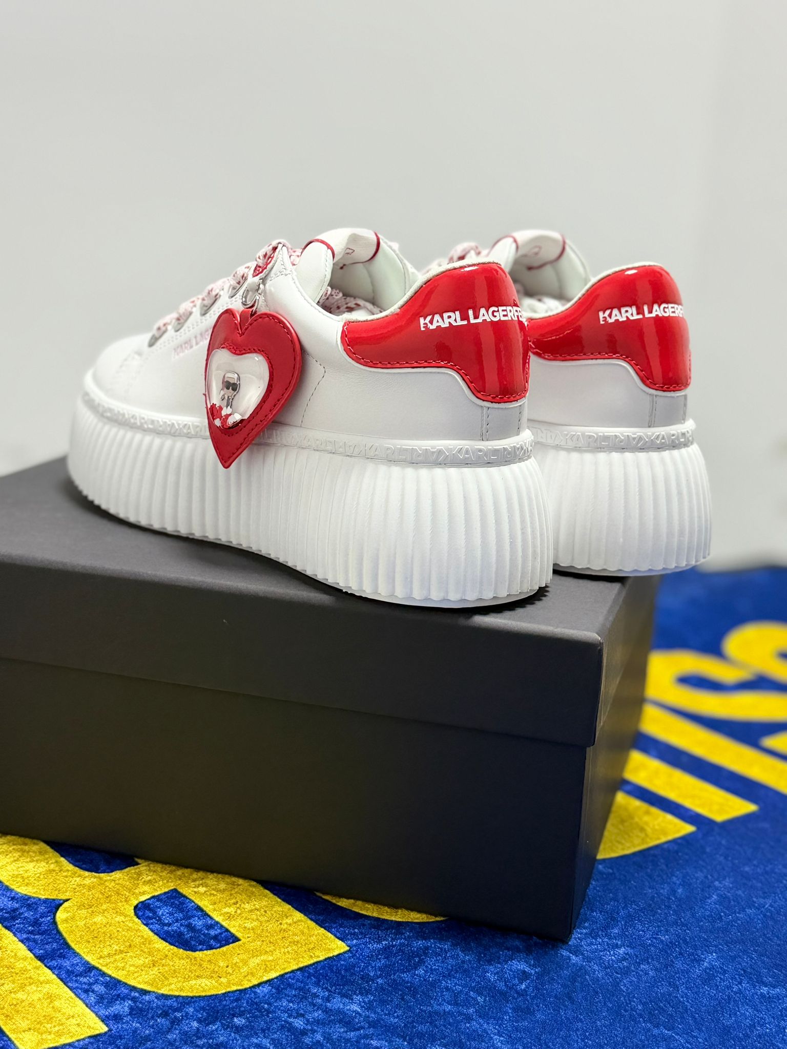 Karl Lagerfeld KREEPER LO Valentine White - Pandantiv Inimă Roșie