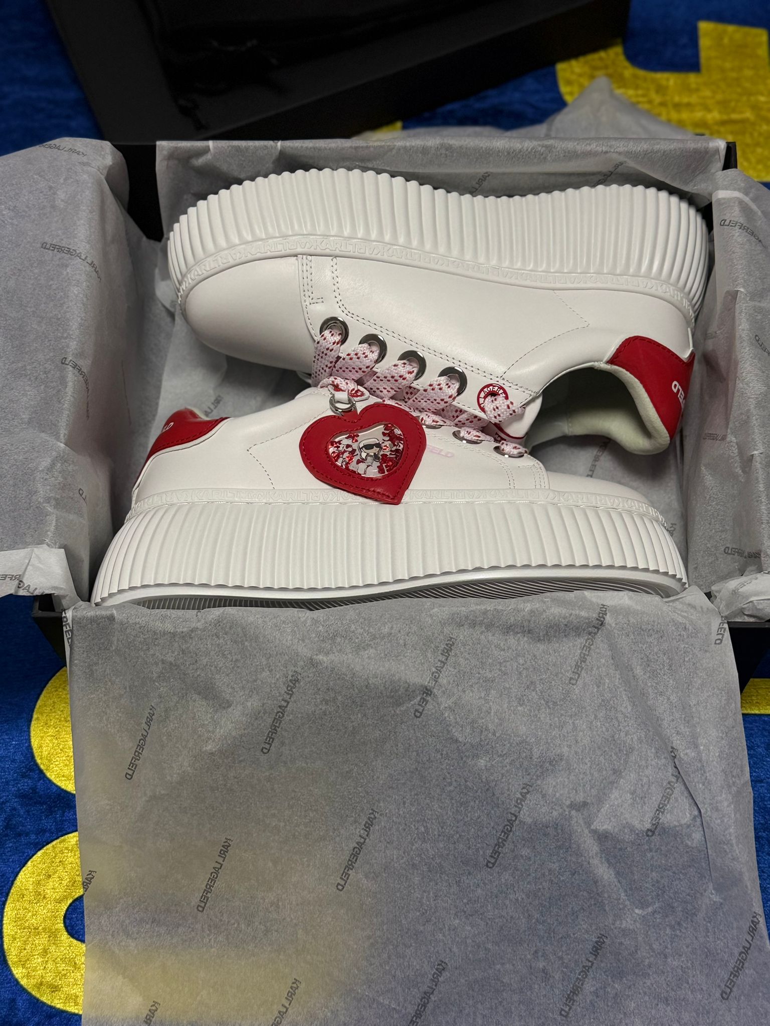 Karl Lagerfeld KREEPER LO Valentine White - Pandantiv Inimă Roșie