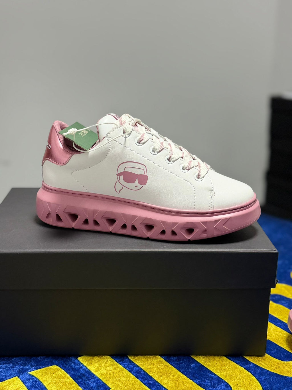 Karl Lagerfeld KAPRI KITE Outline NFT Lo White (Alb/Roz) - Talpă Inimioare