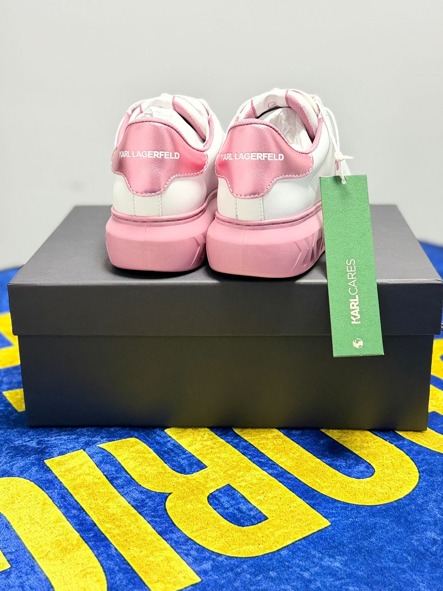 Karl Lagerfeld KAPRI KITE Outline NFT Lo White (Alb/Roz) - Talpă Inimioare