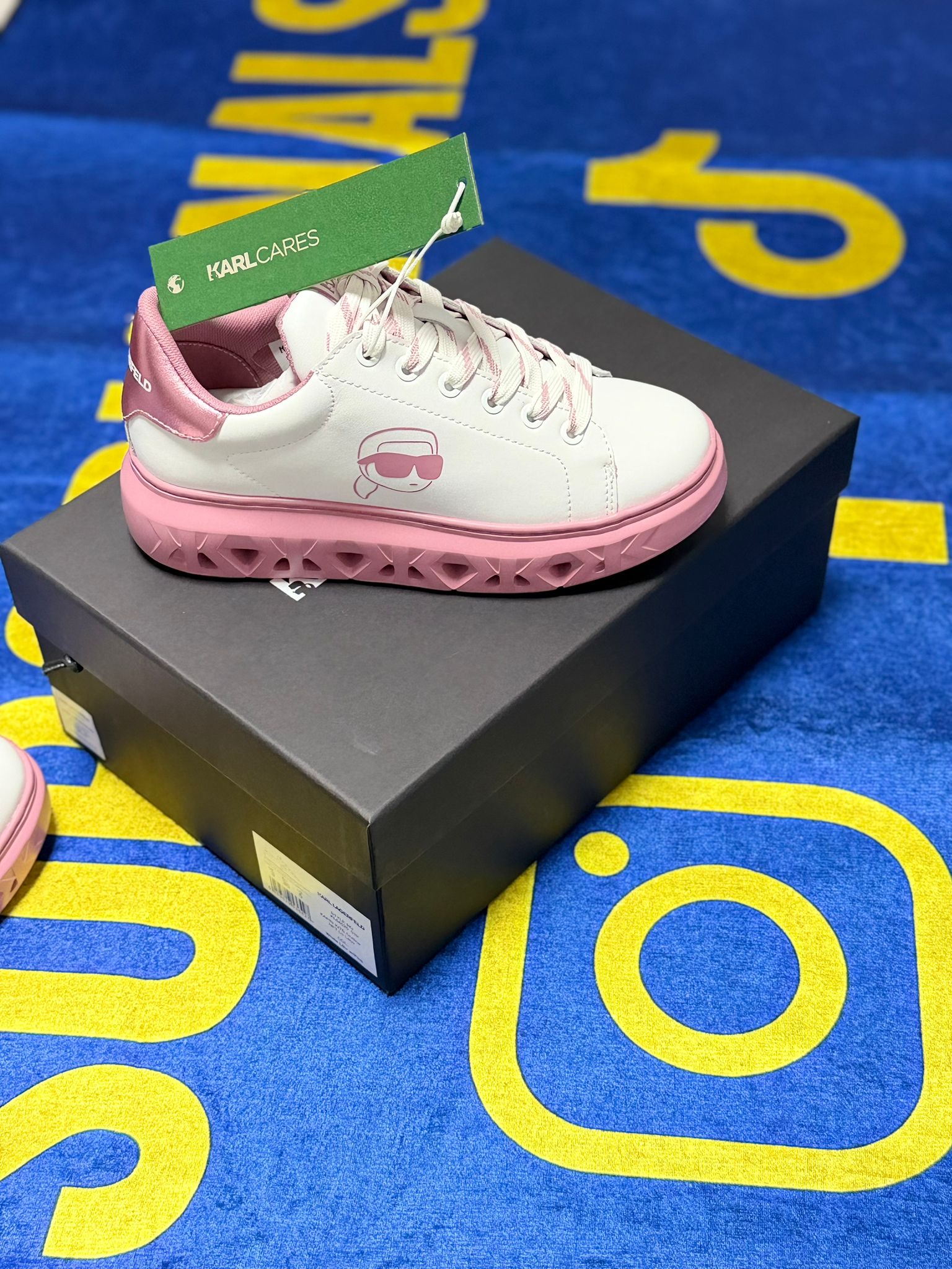 Karl Lagerfeld KAPRI KITE Outline NFT Lo White (Alb/Roz) - Talpă Inimioare