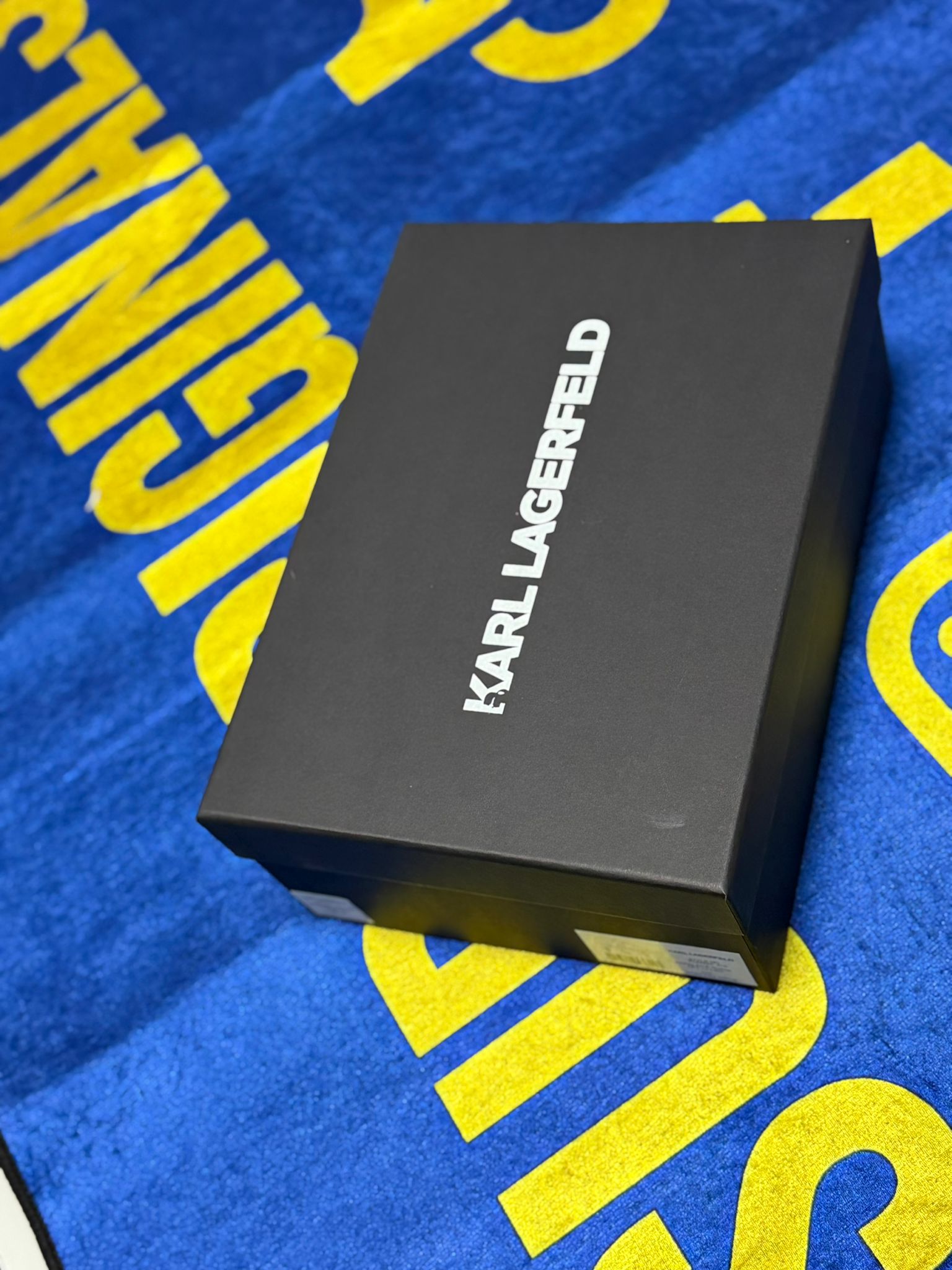 Karl Lagerfeld KAPRI KITE Outline NFT Lo White (Alb/Roz) - Talpă Inimioare