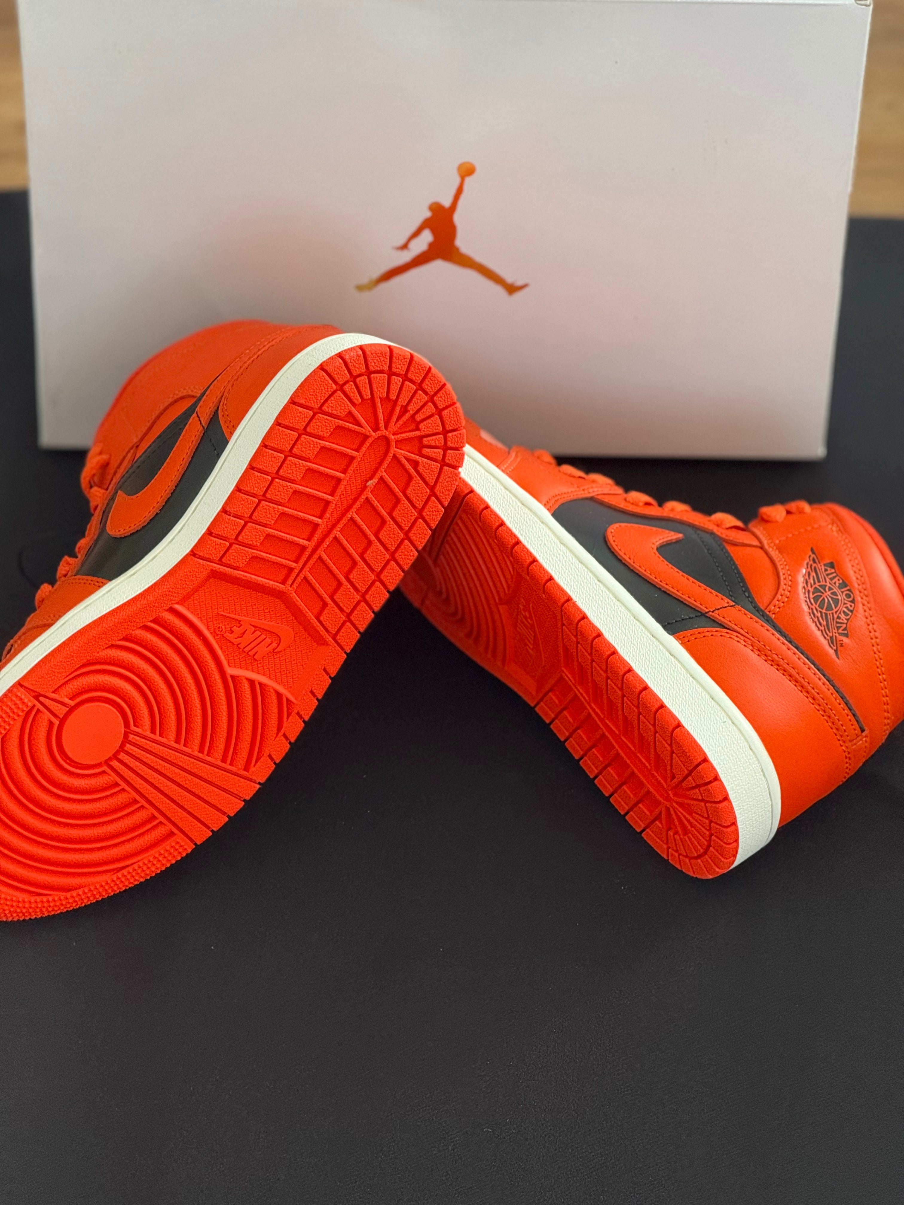 Air Jordan 1 Mid SE 'Rush Orange'