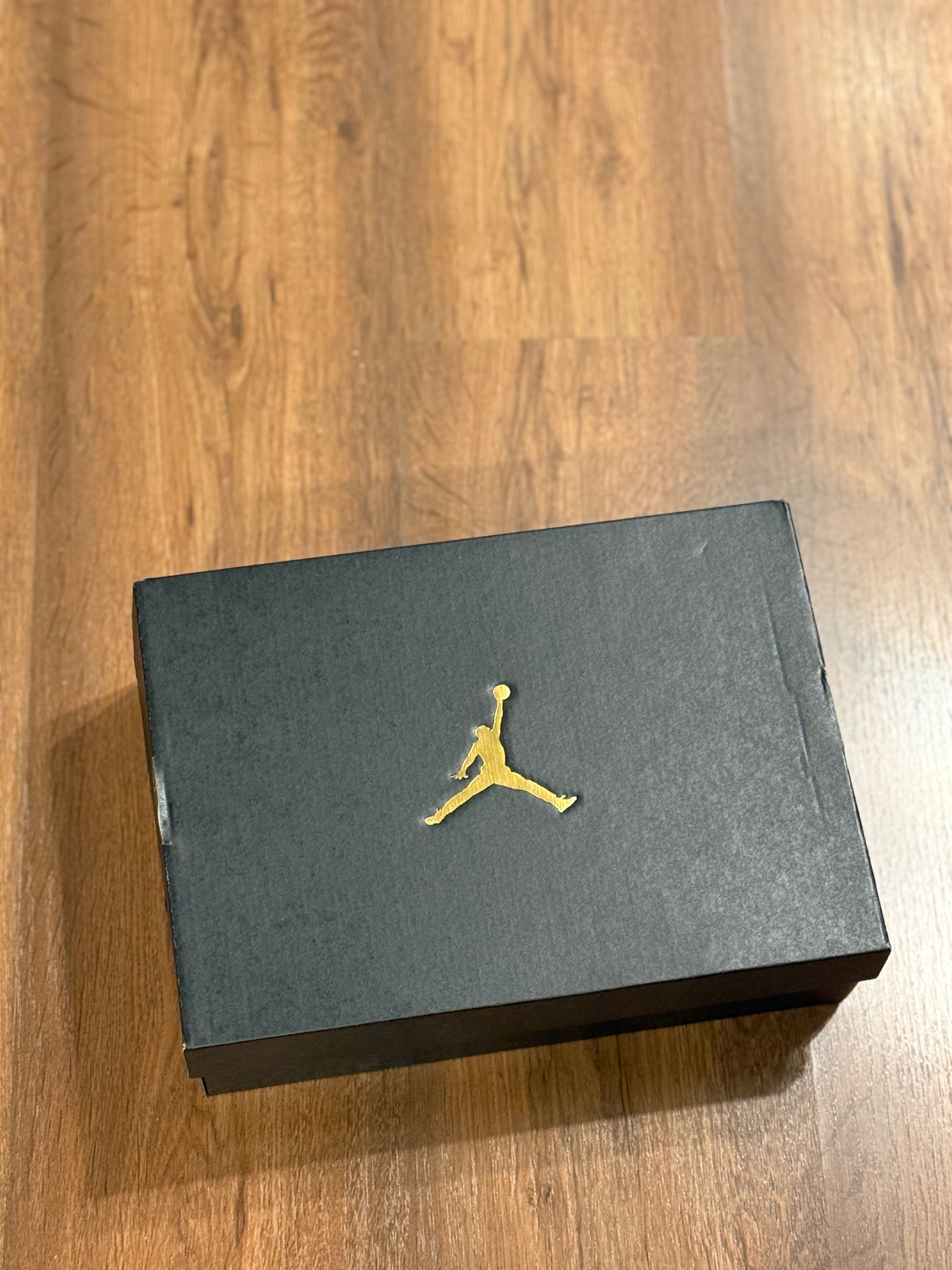 Air Jordan 1 Mid 'Bred Toe'