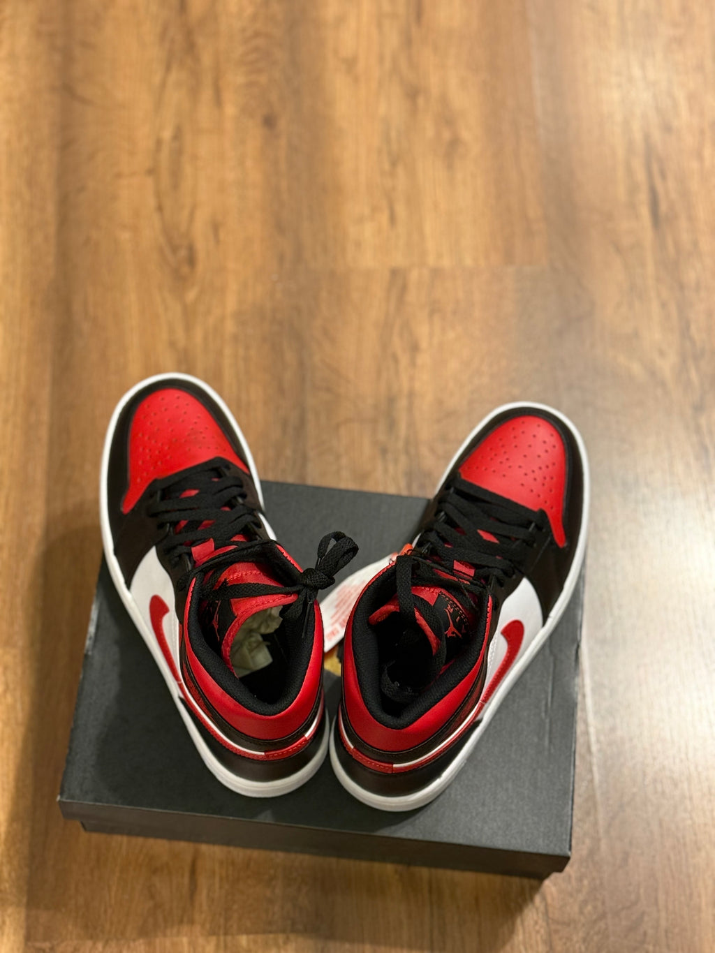 Air Jordan 1 Mid 'Bred Toe'