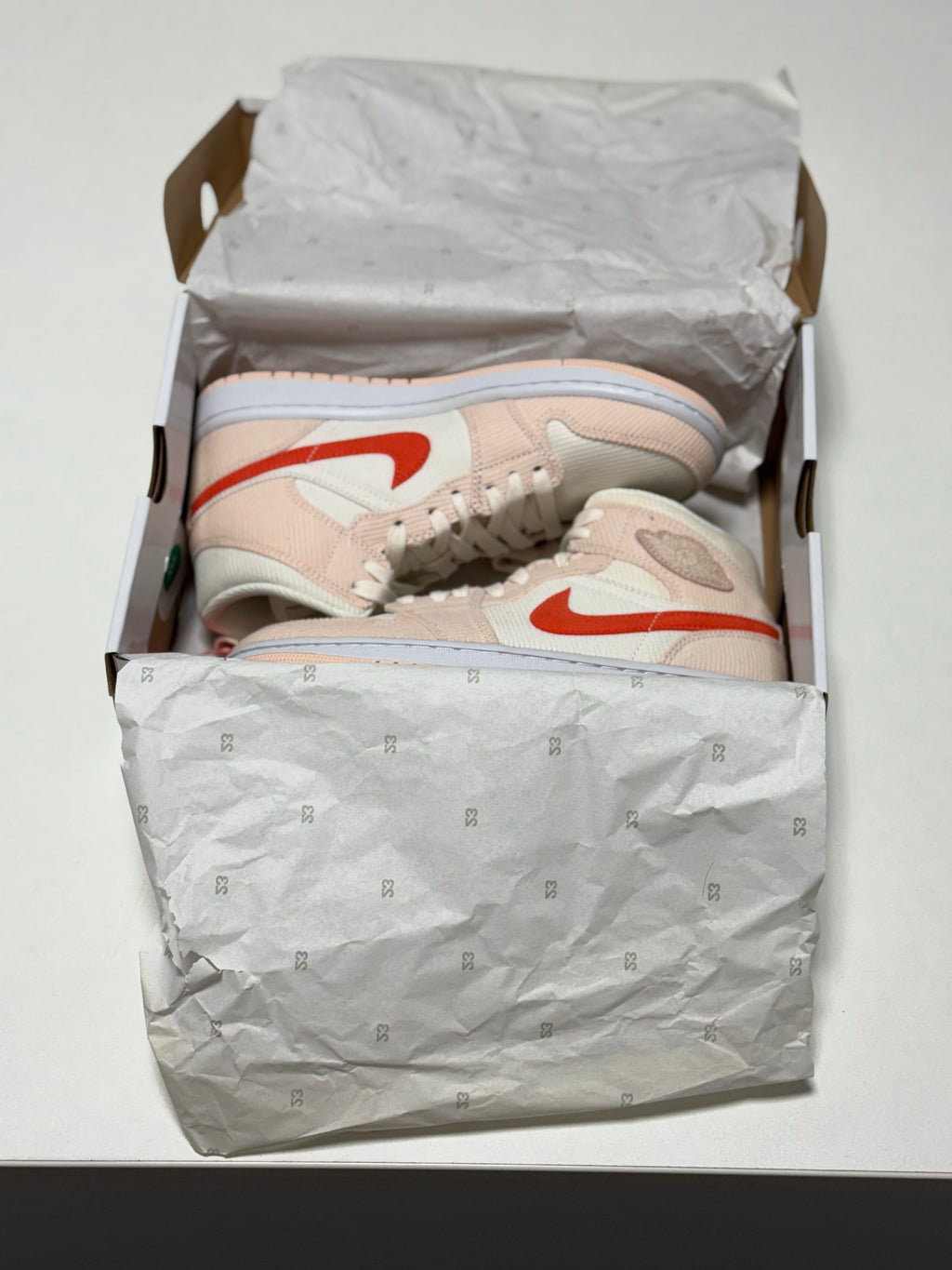 Air Jordan 1 Mid SE 'Corduroy'