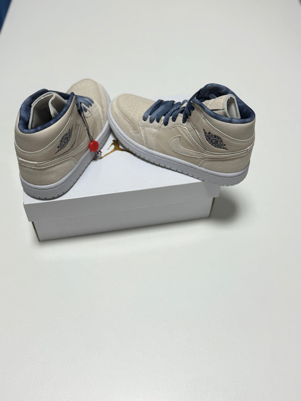 Air Jordan 1 Mid SE 'Sanddrift'