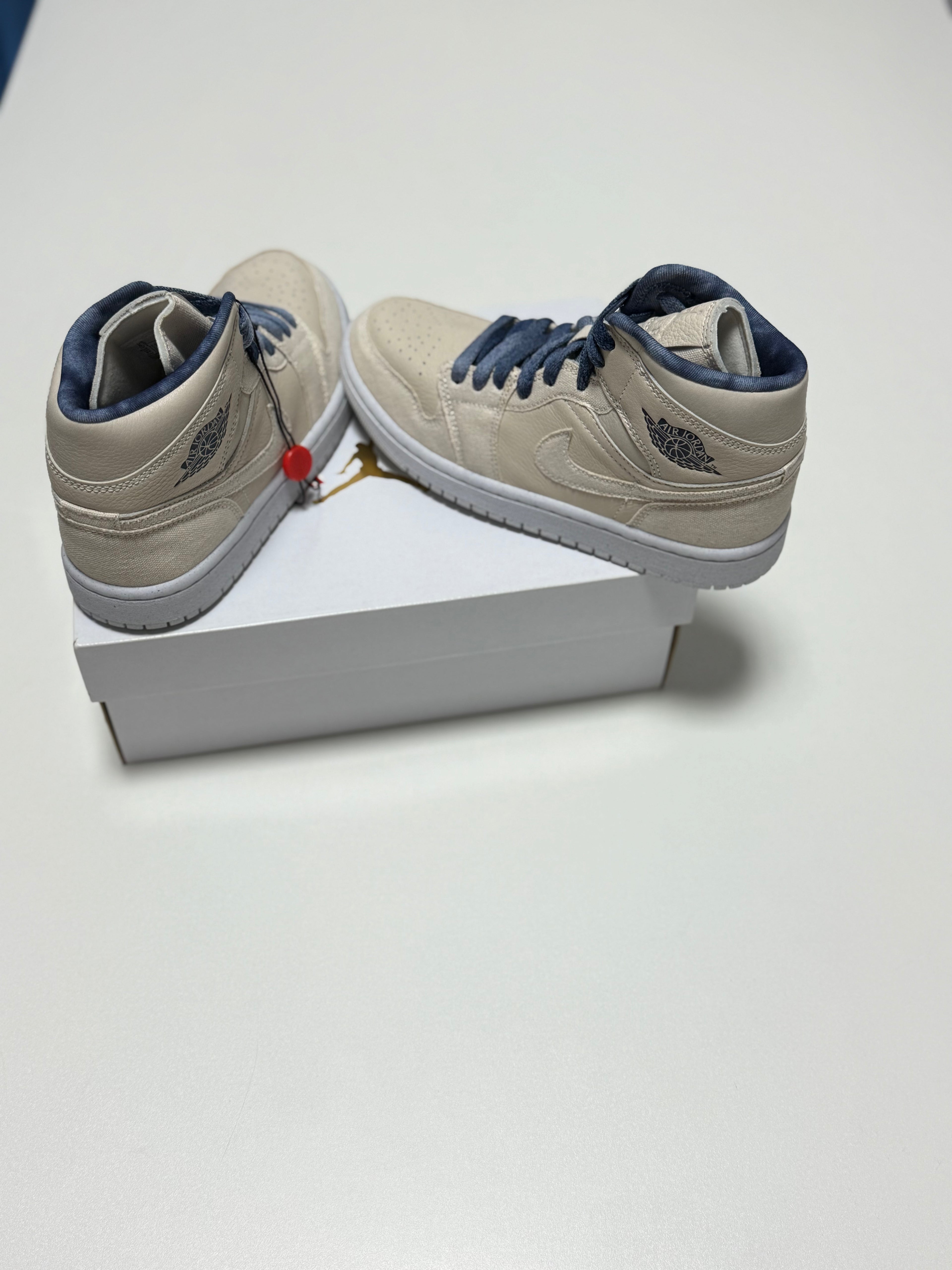 Air Jordan 1 Mid SE 'Sanddrift'