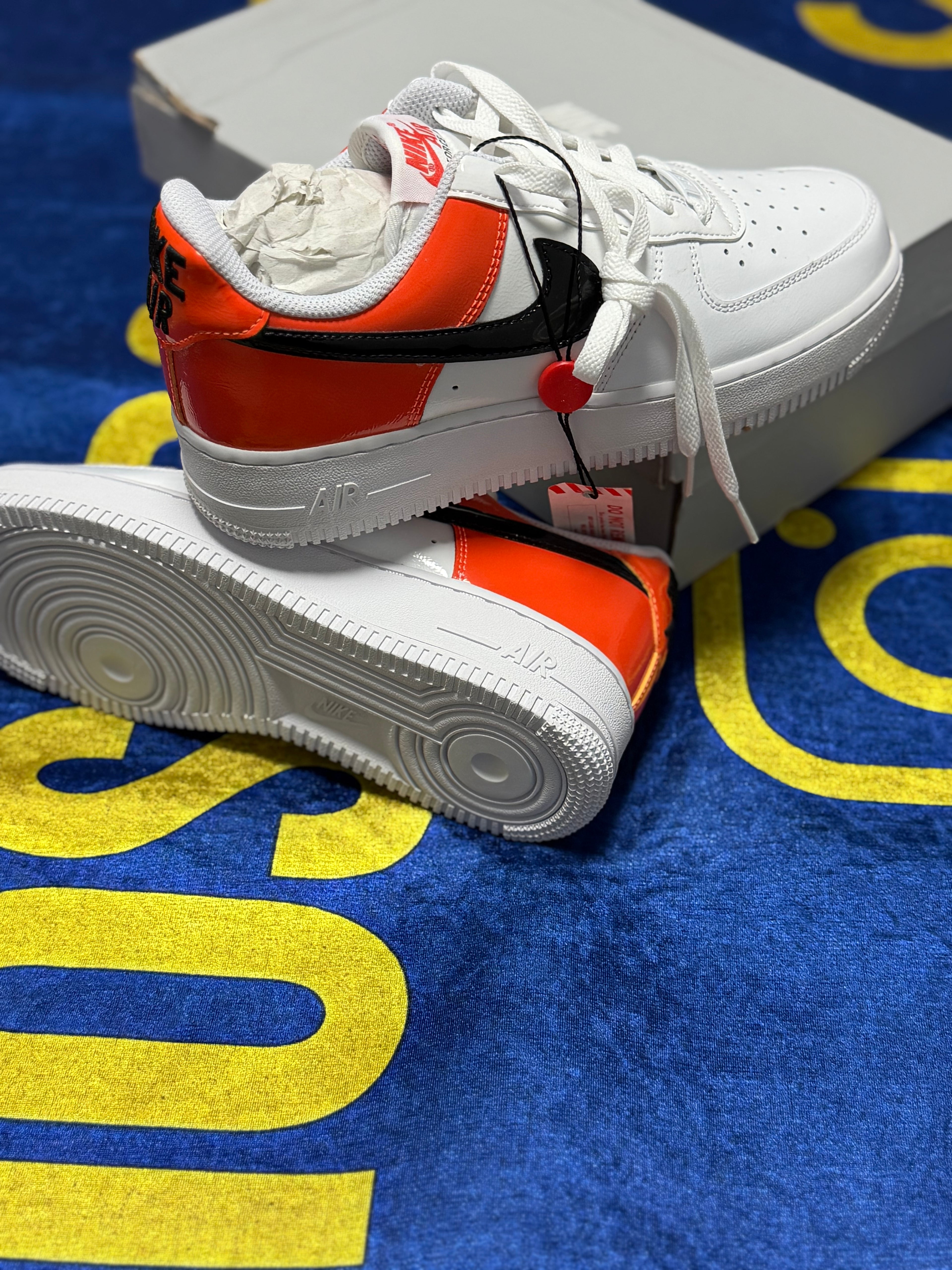 Nike Air Force 1 ’07 White Brilliant Orange – Adidași Originali, Stil Fresh și Confort Premium