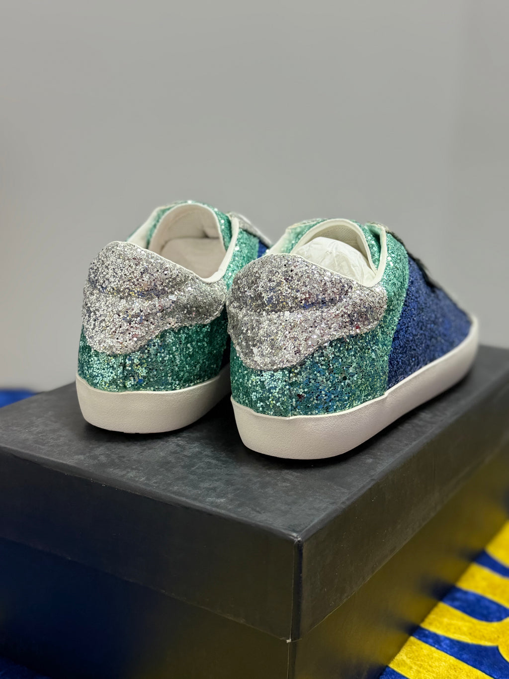 SNEAKERS LOVE MOSCHINO