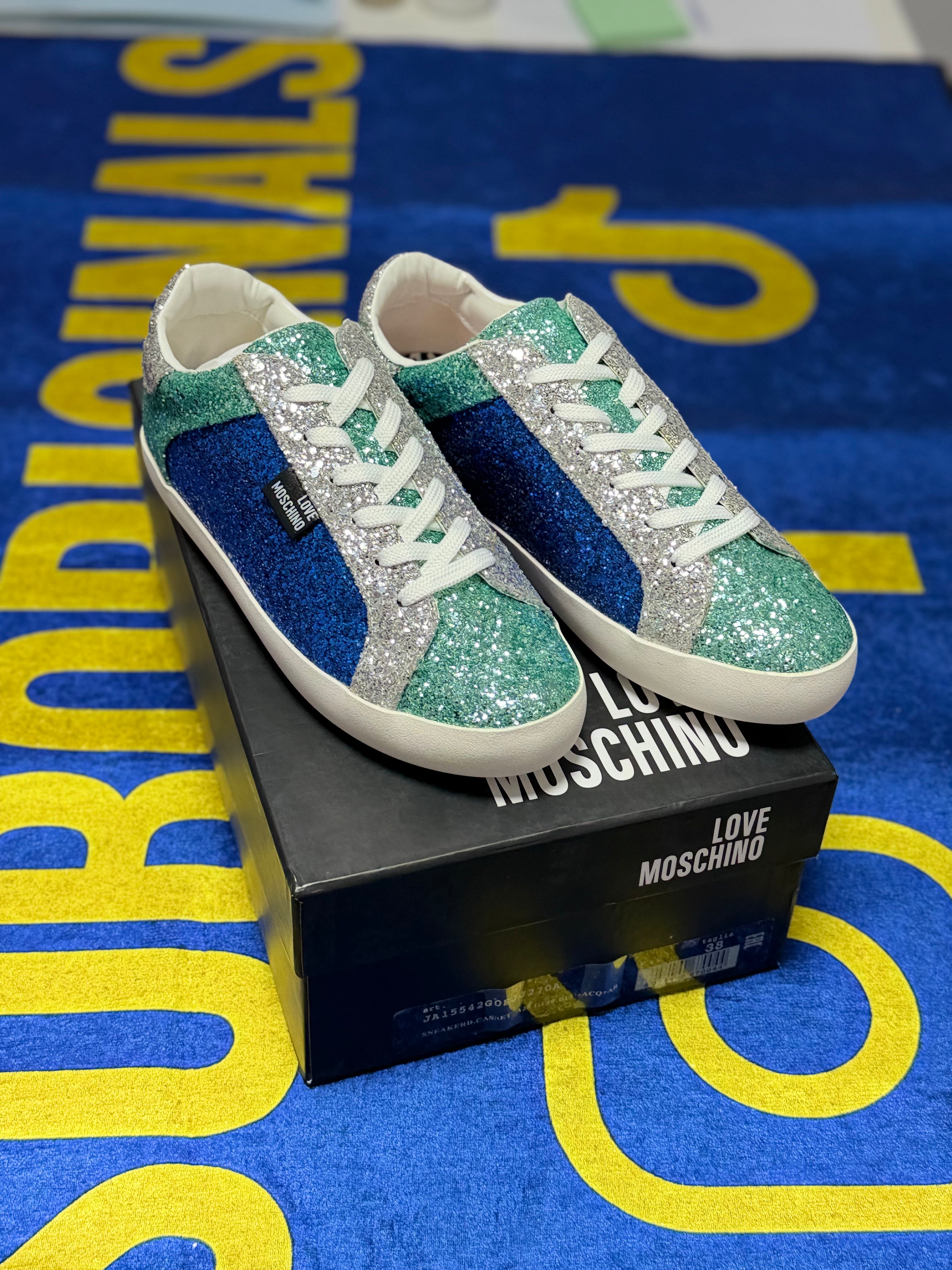 SNEAKERS LOVE MOSCHINO