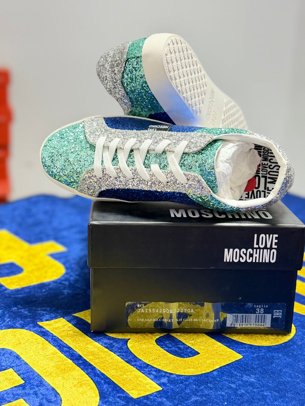 SNEAKERS LOVE MOSCHINO