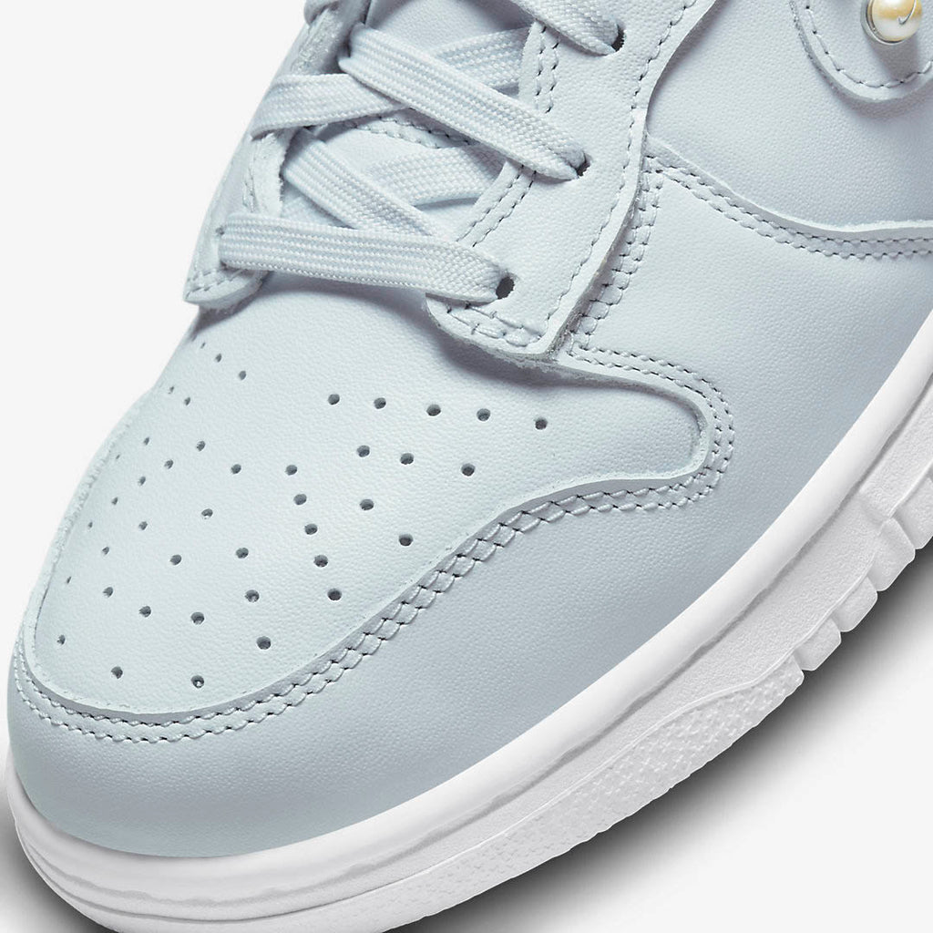 NIKE Dunk High SE 'Dons Pearls'