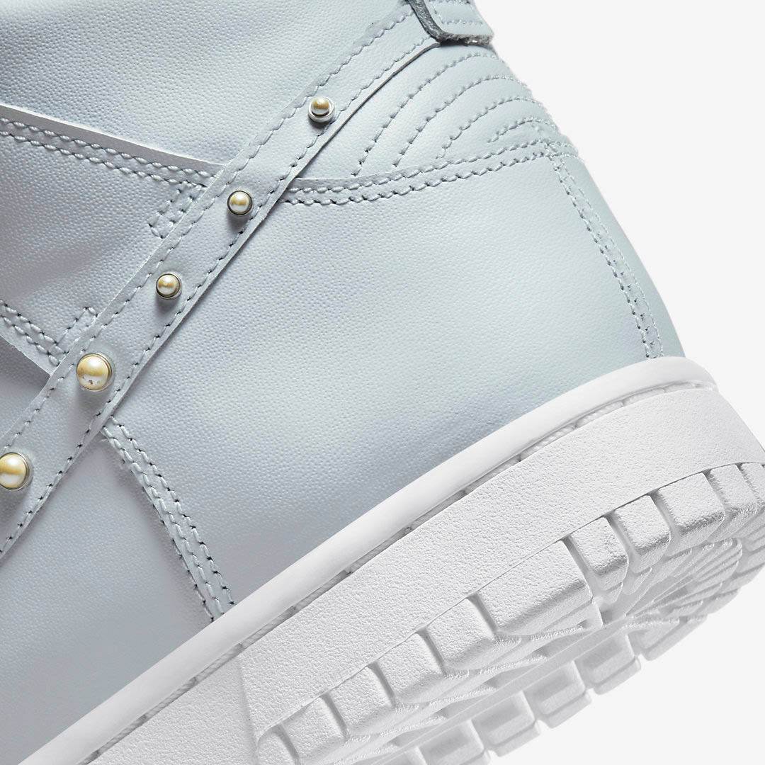 NIKE Dunk High SE 'Dons Pearls'